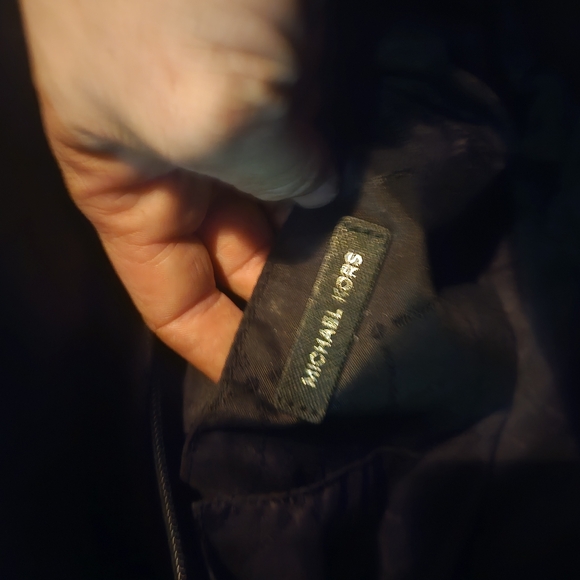 Michael kors purse/NEED GONE ASAP - Picture 3 of 4